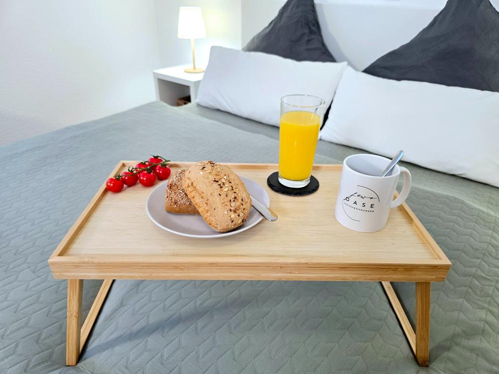 Gemütlich im Bett frühstücken.